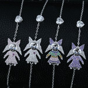 Браслет для мам с фигурками детей серебро 925 (девочка с фиолетовыми цирконами)