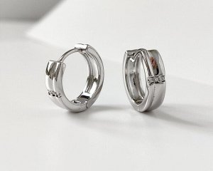 Серьги Вставка: Цирконы
Материал изделия: ювелирный сплав
Размер: 1.5 см
Вид(модель) сережек: Кольца

Красивые серьги с благородными цирконами изготовлены из специального гипоаллергенного ювелирного