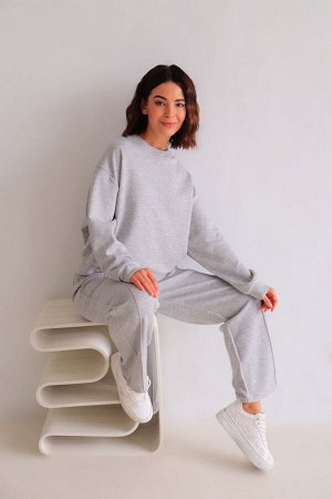 Костюм спортивный светло-серый