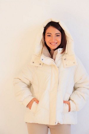 Куртка + ДЛИНА: 56 (+-3) см.
+ СОСТАВ: ПЭ 100%; подклад: ПЭ 100%; утеплитель: 150 г/м
+ ПАРАМЕТРЫ МОДЕЛИ: 81/60/91, рост модели 165 см.
+ ОБРАЗЕЦ НА МОДЕЛИ: 42-44