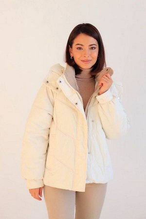 Куртка + ДЛИНА: 56 (+-3) см.
+ СОСТАВ: ПЭ 100%; подклад: ПЭ 100%; утеплитель: 150 г/м
+ ПАРАМЕТРЫ МОДЕЛИ: 81/60/91, рост модели 165 см.
+ ОБРАЗЕЦ НА МОДЕЛИ: 42-44