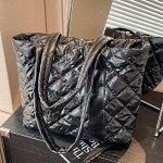 Дутая стеганная легкая сумка  на молнии, черная