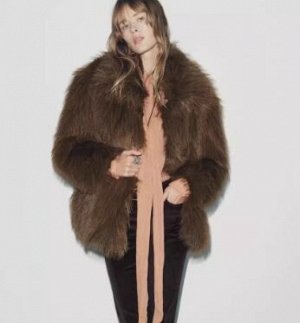 КОРОТКОЕ ПАЛЬТО ИЗ ИСКУССТВЕННОГО МЕХА арт. 3833241, рыже-коричневый