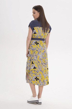 Платье Платье JeRusi 1981 
Состав ткани: Вискоза-100%; 
Рост: 164 см.

Комфортная и универсальная модель платья-рубашки А-образного силуэта, длиной до середины икры, идеально впишется в летний гардер