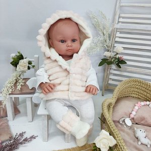 Жилетка двусторонняя плюш и пинетки для куклы