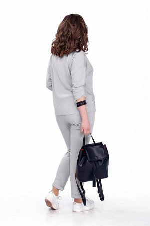 Комплект Комплект TEZA 158 серый 
Состав ткани: Спандекс-3%; Хлопок-49%; Нейлон-48%; 
Рост: 164 см.

Комплект женский двухпредметный в спортивном стиле состоит из мягкого джемпера и брюк. Джемпер пря