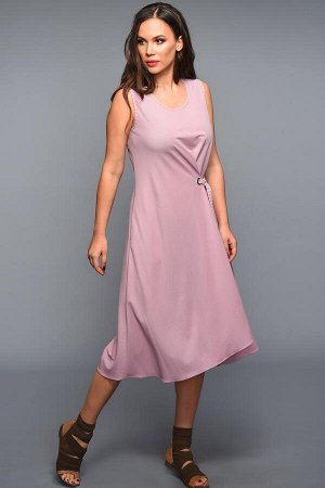 Платье Платье Teffi style 1334 розовое 
Состав ткани: Вискоза-48%; ПЭ-6%; ПА-46%; 
Рост: 164 см.

Платье женское полуприлегающего силуэта, без подкладки. Перед цельный ассиметричный. В боковых швах к
