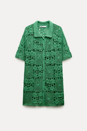 Топ Цвет как на первом фото РУБАШКА ПОЛО ВЯЗАНИЕ КРЮЧКОМ (GEH?KELTES POLOSHIRT) Рубашка-поло с отложным воротником и короткими рукавами. Планка на пуговицах спереди. Деталь открытой вязки. СОСТАВ МАТЕ