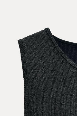 Топ Цвет как на первом фото КОРПУС - БЕСШОВНЫЙ (BODY – SEAMLESS) Облегающее фигуру боди с круглым вырезом и бретелями без рукавов. Застежка на кнопку в промежности. СОСТАВ МАТЕРИАЛА, ИНСТРУКЦИИ ПО УХО