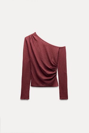 Топ Цвет как на первом фото ТРИКОТАЖНЫЙ ТОП С ОБОРКАМИ (GERAFFTES-TOP AUS STRICK) Топ с широким асимметричным вырезом и длинными рукавами. Металлизированная нить и рюши. СОСТАВ МАТЕРИАЛА, ИНСТРУКЦИИ П