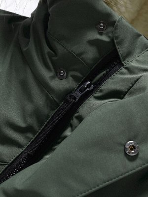 Куртка парка зимняя подростковая для мальчика с капюшоном и мехом темно-зеленого цвета 9447TZ