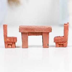 Набор фигурок полистоун TAKE IT EASY «Стол и стулья», 3 предмета, 2x2x2 см