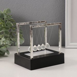 Маятник настольный антистресс «Шары техно светящиеся», 5 диодов, 12x12x9 см, МИКС