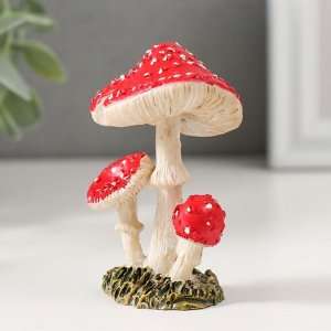 Фигурка полистоун «Три красных мухомора», 8.9x5.8x5.4 см, МИКС