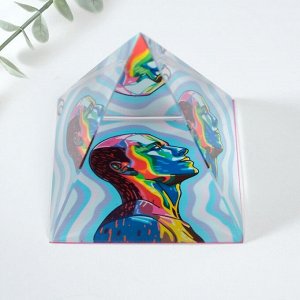 Фигурка стекло пирамида «Я несу свет», 6x6x6 см