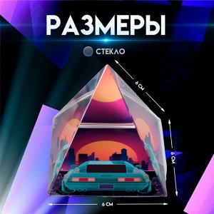 Фигурка стекло пирамида «Вид на город», 6x6x6 см