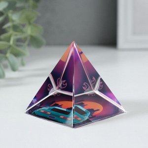 Фигурка стекло пирамида «Вид на город», 6x6x6 см