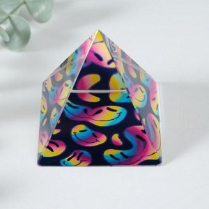 Фигурка стекло пирамида «Смайлы», 6x6x6 см