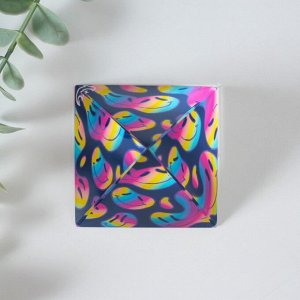 Фигурка стекло пирамида «Смайлы», 6x6x6 см