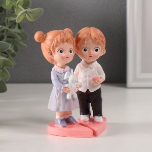 Сувенир полистоун "Парочка с зайком и шкатулкой" набор 2 шт 5,5х6,5х11 см