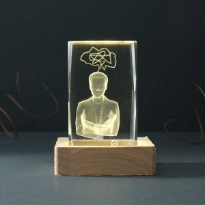Фигурка светящаяся стекло «Прямоугольник. Мыслитель», подставка дерево, USB, 7x7x10