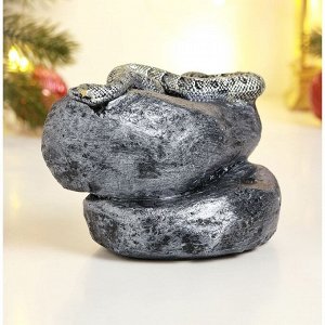 Фигура "Змея на камне" серебро, 8х11,5см