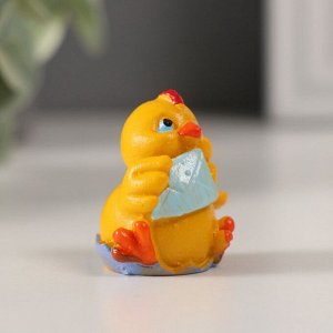 Фигурка полистоун «Цыпа почтальон с письмом», 2.6x3x3.3 см