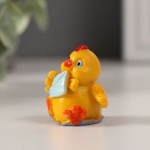 Фигурка полистоун «Цыпа почтальон с письмом», 2.6x3x3.3 см