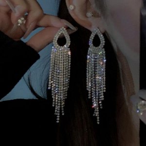Серьги женские со стразами