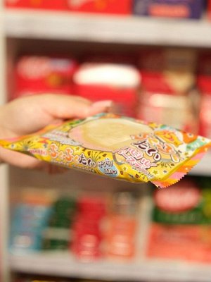 Вафельное печенье со вкусом взбитые сливки и клубника "Рыбка" Meito 16,5 гр