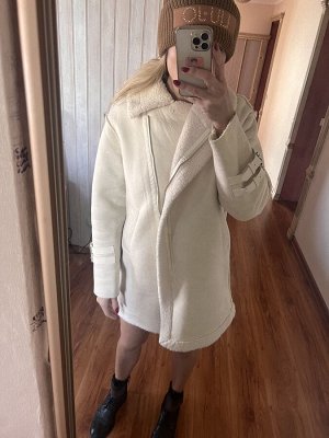 Цена в закупке была 9500 р (7300₽ цена дубленки + 2200₽ доплата за карго). Дубленка была надета ровно 2 раза, состояние как у новой