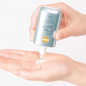 KOSE Suncut Pro Defense Sweat Reduction - солнцезащитное молочко с подавлением потоотделения SPF 50+ PA++++ + упаковка освещающих салфеток