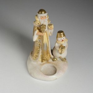 Подсвечник на 1 свечу полистоун «Фигурка: Дед Мороз в коричневой шубе со снеговиком», d=3.5 см, 10.3x9.8x14 см