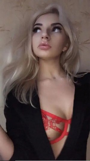 Бюстгальтер эротик кружевной на косточках Geisha. Красный цвет