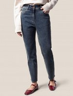 Джинсы mom-fit из эластичного денима серо-голубой