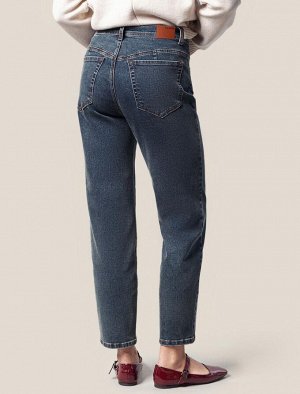 Джинсы mom-fit из эластичного денима серо-голубой