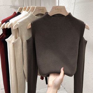 Свитер с открытыми плечами