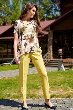 Комплект Комплект LYUSHe 2058 
Состав ткани:Блуза: Вискоза-71%; ПЭ-26%; Спандекс-3%; Брюки: Вискоза-45%; Лён-55%; 
Рост: 164 см.

Комплект женский состоящий из блузки и брюк. Блузка из трикотажного п