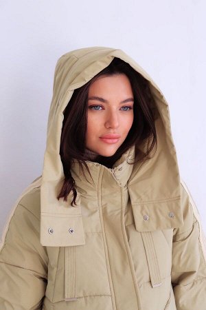 Куртка + ДЛИНА: 78 (+-3) см.
+ СОСТАВ: ПЭ 100%; подклад: ПЭ 100%; утеплитель: 150 г/м
+ ПАРАМЕТРЫ МОДЕЛИ: 81/62/88, рост модели 172 см.
+ ОБРАЗЕЦ НА МОДЕЛИ: 46