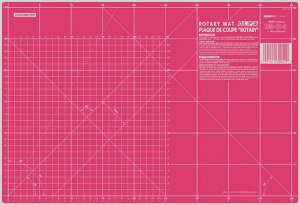Мат раскройный двусторонний, толщина 1,6 мм, розовый, 45 х 60 см/ 24'' х 18"