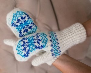Варежки шерстяные