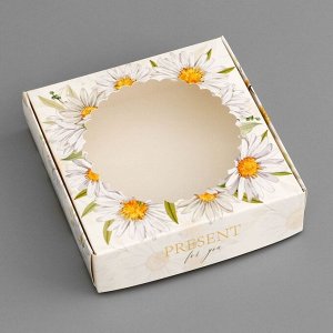 Коробка подарочная сборная с окном, упаковка, «Презент», 11.5x11.5x3 см