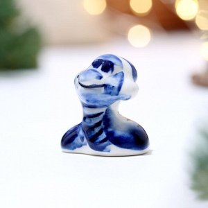 Фигурка фарфор гжель «Змейка в шляпе», 3.5x4 см