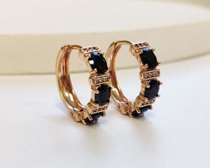 Серьги Вставка: Цирконы
Материал изделия: ювелирный сплав
Размер: 1.8 см
Вид(модель) сережек: Кольца

Красивые серьги с благородными цирконами изготовлены из специального гипоаллергенного ювелирного