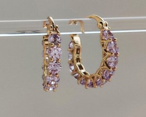 Серьги Вставка: Циркон
Материал изделия: ювелирный сплав
Размер: 2 см
Вид(модель) сережек: Английский замочек

Красивые серьги с благородными цирконами изготовлены из специального гипоаллергенного ю