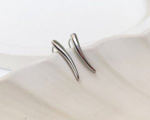 Серьги Вставка: Без вставок
Материал изделия: ювелирный сплав
Размер: 2 см
Вид(модель) сережек: Петля

Красивые серьги с благородными цирконами изготовлены из специального гипоаллергенного ювелирног