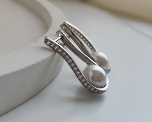 Серьги Вставка: Цирконы
Материал изделия: ювелирный сплав
Размер: 3 см
Вид(модель) сережек: Кольца

Красивые серьги с благородными цирконами изготовлены из специального гипоаллергенного ювелирного с