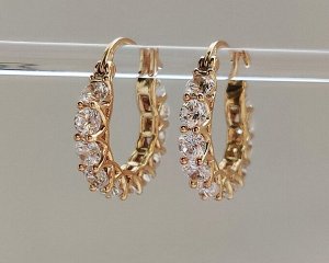 Серьги Вставка: Циркон
Материал изделия: ювелирный сплав
Размер: 2 см
Вид(модель) сережек: Английский замочек

Красивые серьги с благородными цирконами изготовлены из специального гипоаллергенного ю