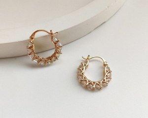 Серьги Вставка: Циркон
Материал изделия: ювелирный сплав
Размер: 2 см
Вид(модель) сережек: Английский замочек

Красивые серьги с благородными цирконами изготовлены из специального гипоаллергенного ю