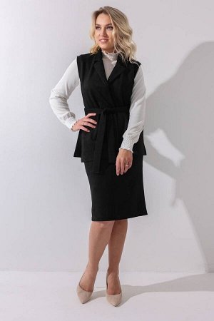 Жилет. Цвет: Черный